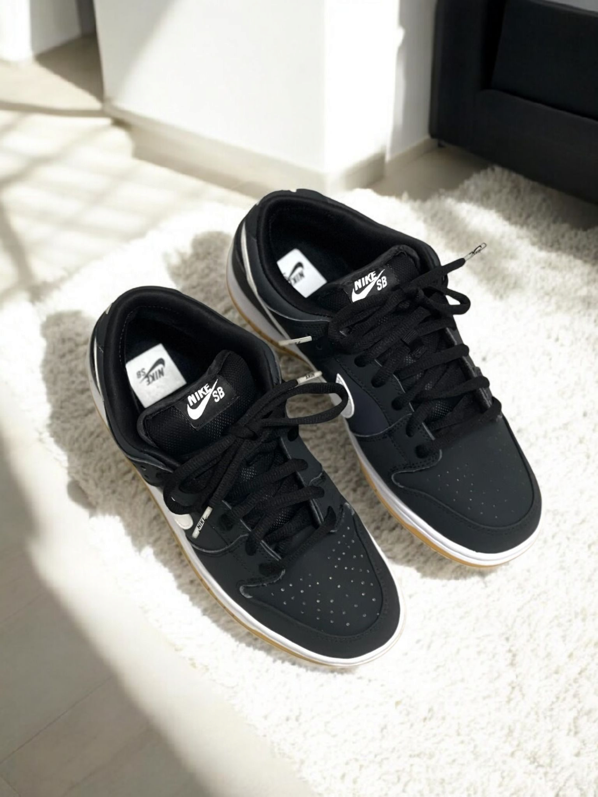 Nike SB Dunk Low Black Gum