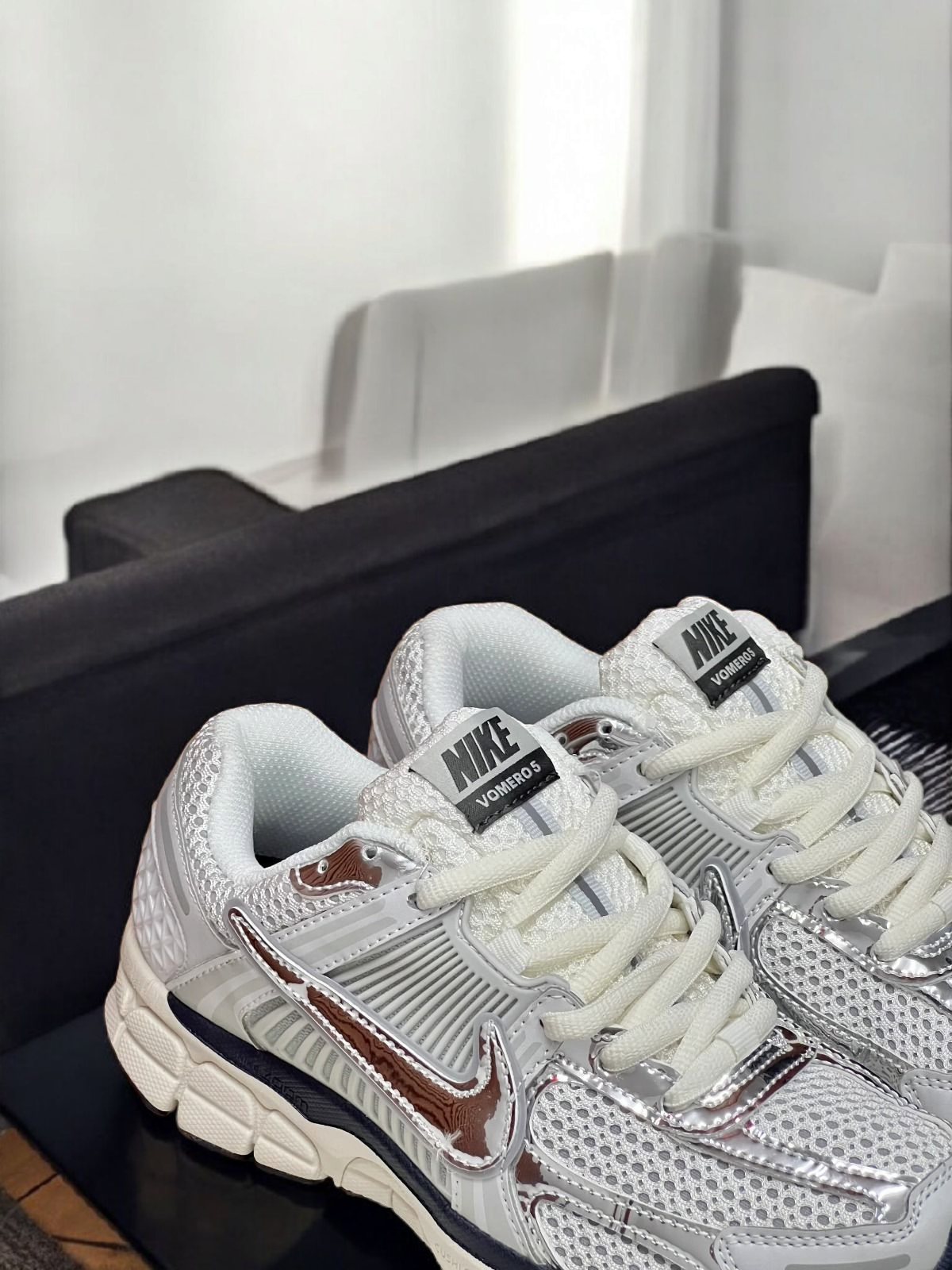 Nike Zoom Vomero 5 Photon Dust Metallic Silver