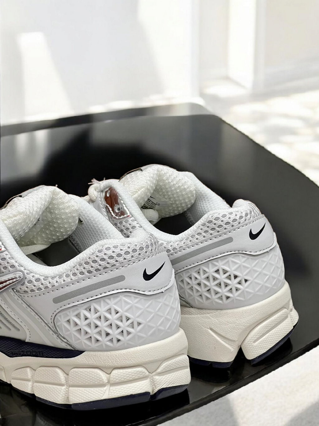 Nike Zoom Vomero 5 Photon Dust Metallic Silver