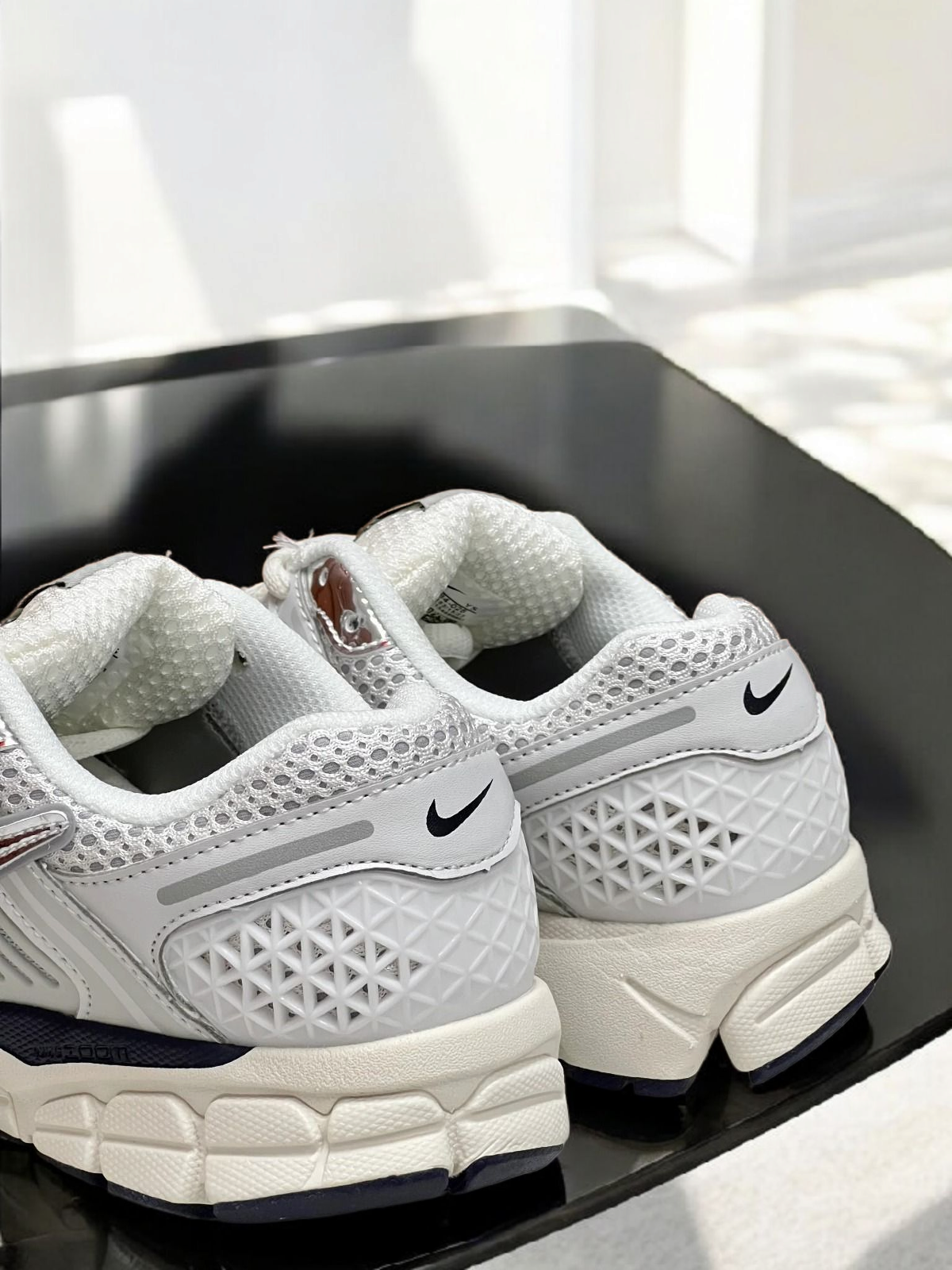 Nike Zoom Vomero 5 Photon Dust Metallic Silver